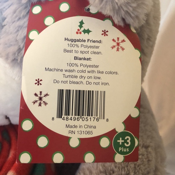 Silver one Huggable Friends with fleece throw - Picture 4 of 6